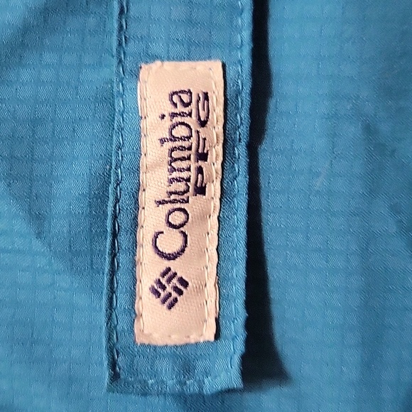 Ladies, size small, Columbia shirt - Picture 2 of 2